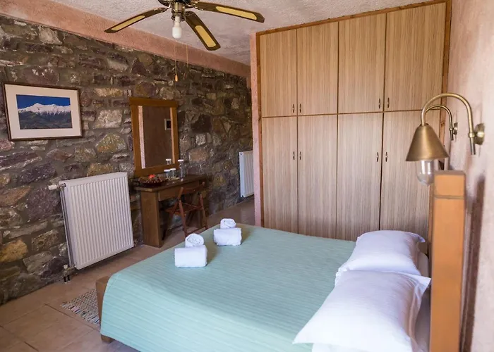 Faris Hotel Xirokampi