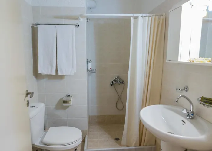 מלון Faris Xirokampi